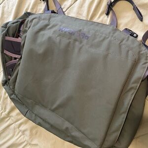Olive Green Men’s Travel bag / backpack   Pelican